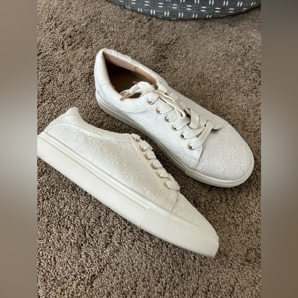 Loft Floral White Sneakers